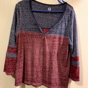 So 3/4 sleeve top